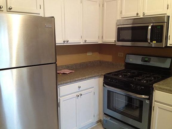 3rd image of 330 Winfield Ct #19133