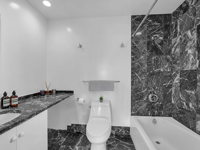 216-218 E 47th St #16A — Photo 9