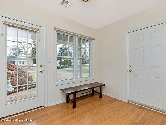 4th image of 2153 Spruce Dr
