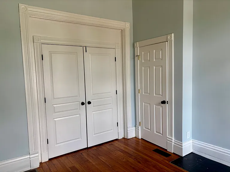 524 E Ormsby Ave — Photo 6
