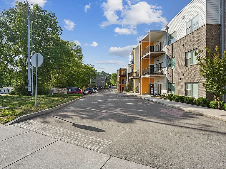 Burlington Commons — Photo 16