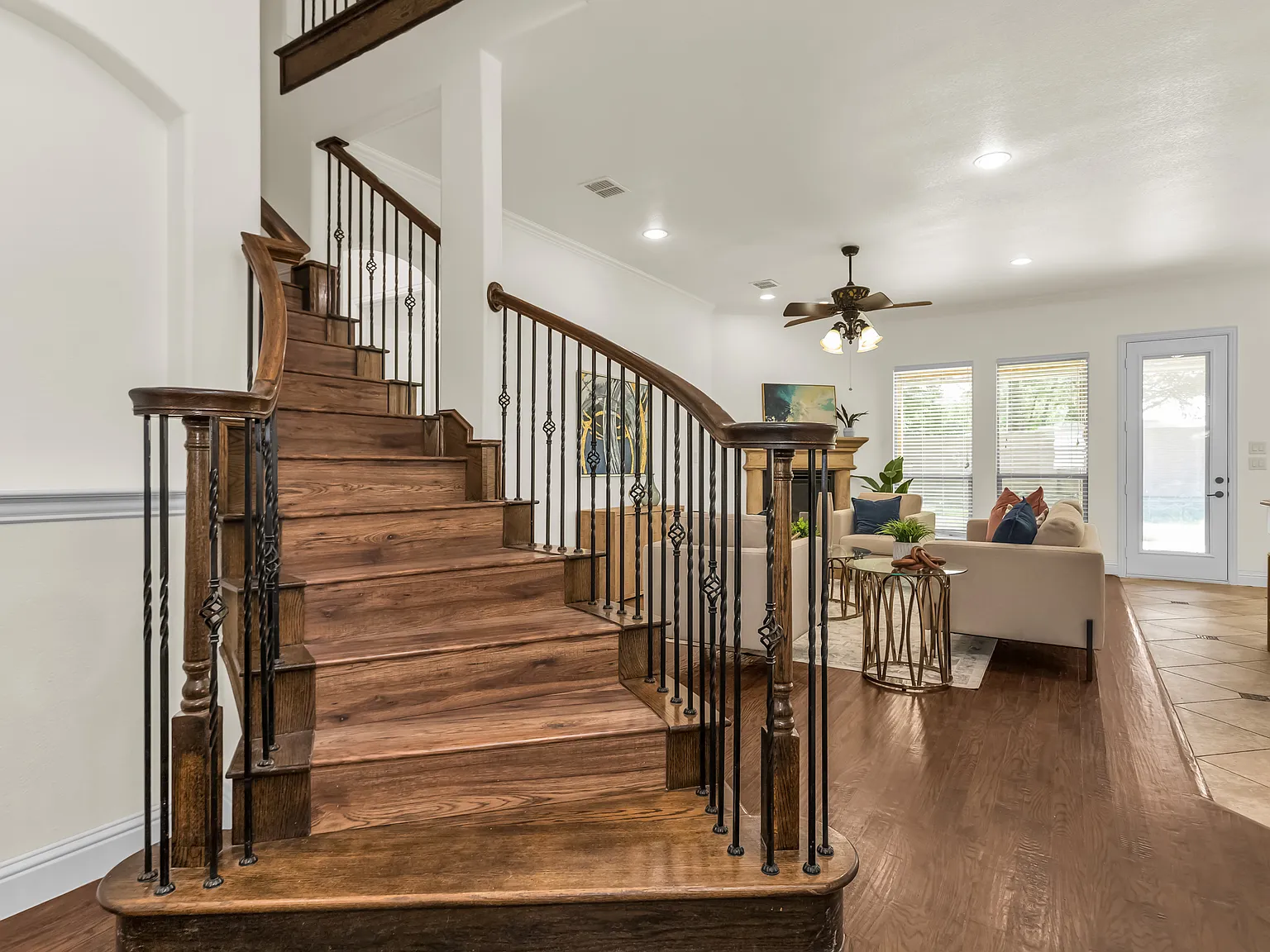 4 bed, 3.5 bath, 3084 sqft, $3,600 — Photo 3