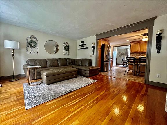 4th image of 59 Salem Ave