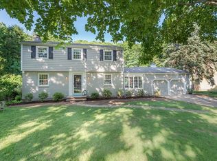 13 Strawberry Hill Rd, Andover, MA 01810