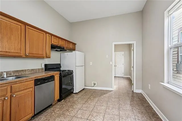 747 S Genois St — Photo 9
