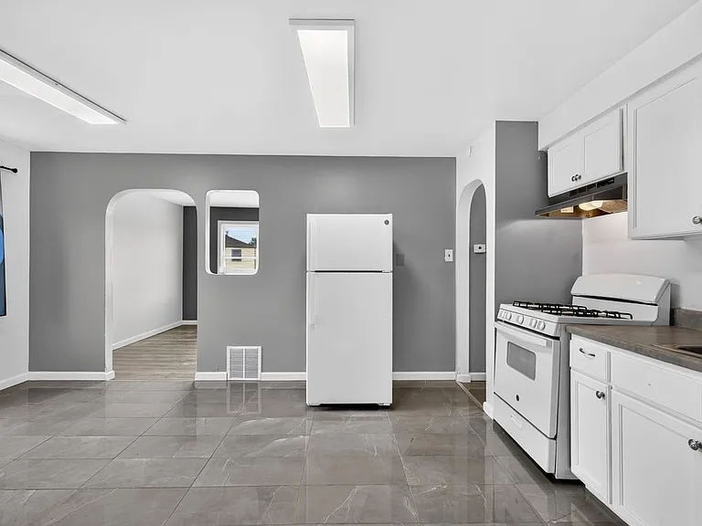 6006 Cascade Dr — Photo 2