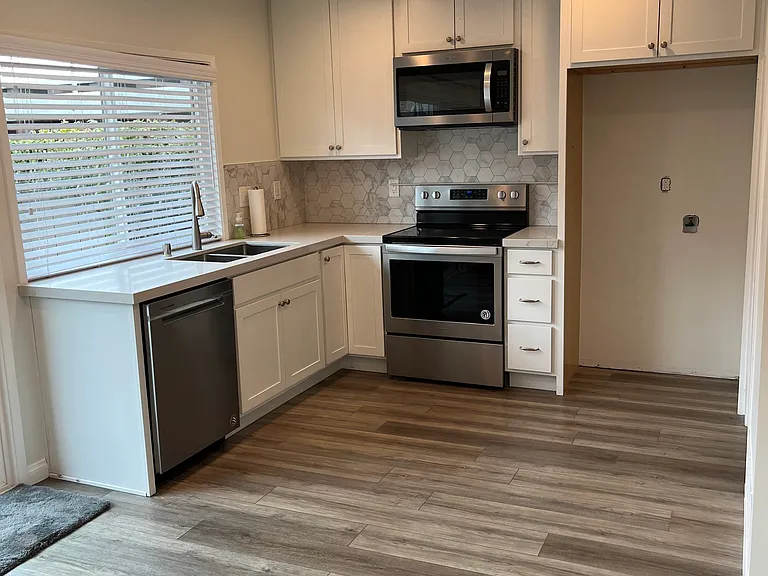 Kitchen (refrigerator negotiable)