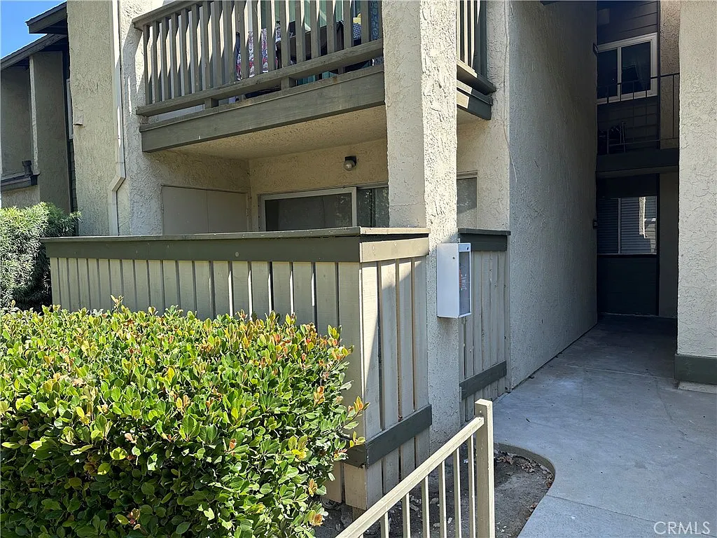 2 bed, 916 sqft, $2,500 — Photo 3