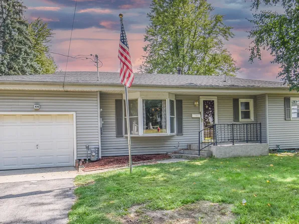 44 Berry St, Quincy, MI 49082