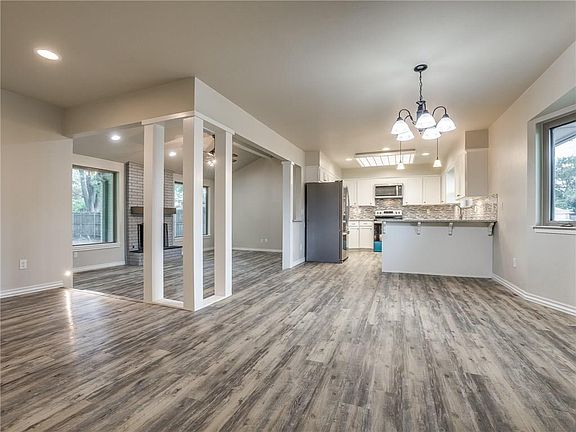 4th image of 9904 S Harvey Ave
