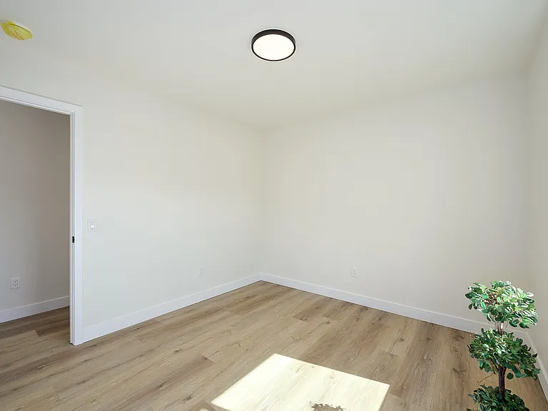 97 Everett St — Photo 23