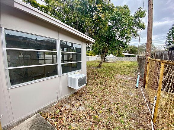 4th image of 729 Almeda St N
