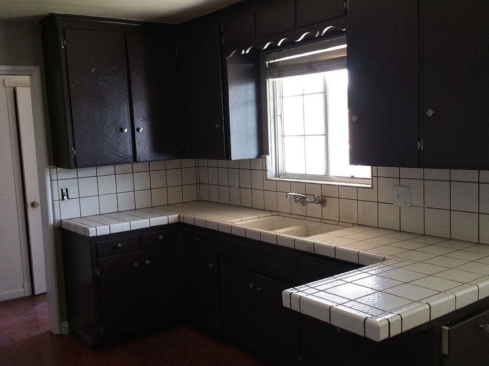 2nd image of 3423 N Millbrook Ave