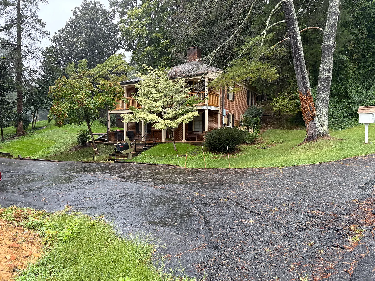 207 Carrsbrook Dr — Photo 3