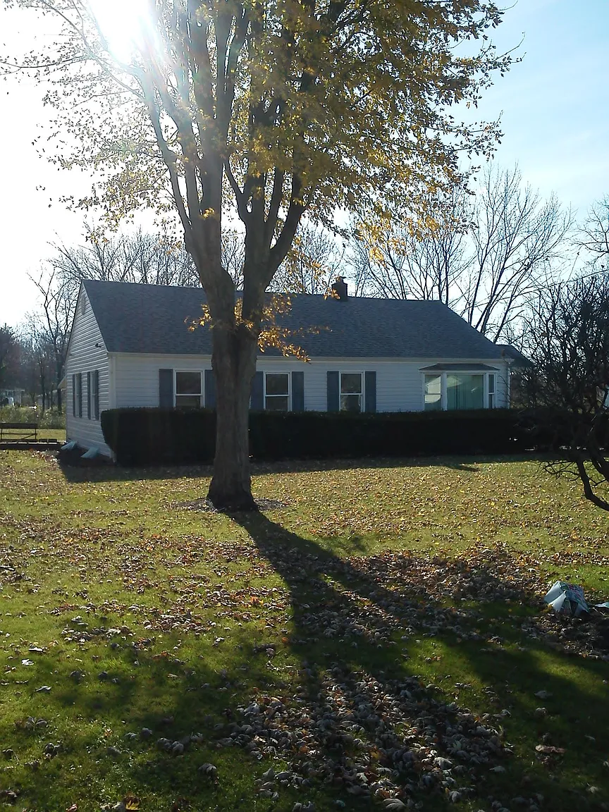 4218 Riverview Ave photo 1