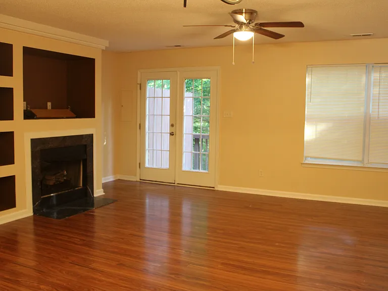 230 Blackbird Ct — Photo 2