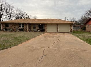 1007 W Gray St, Olney, TX 76374