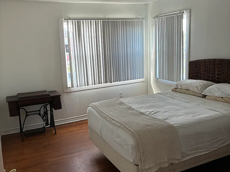 8015 Channelview Dr — Photo 10