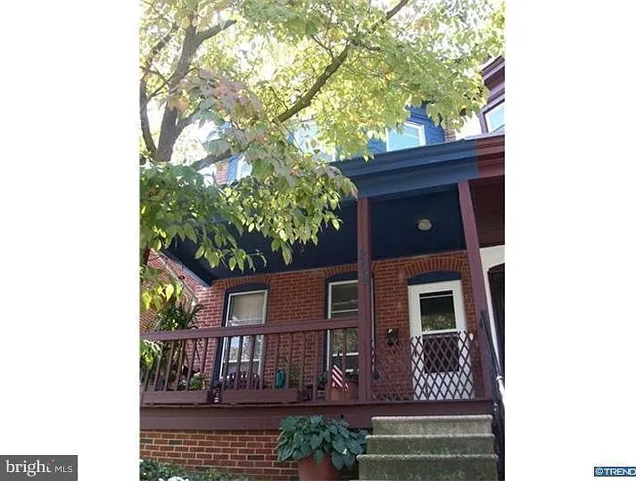 208 W 24th St — Photo 1