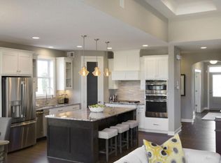 5470 Alvarado Ln, Plymouth, MN 55446