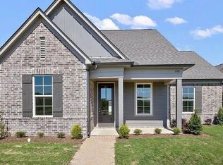 660 Bolivar Dr, Nesbit, MS 38651