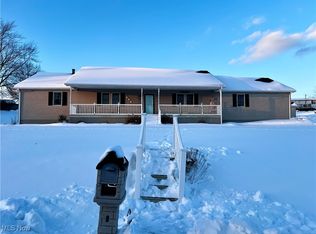 216 Benson Ln, Steubenville, OH 43952