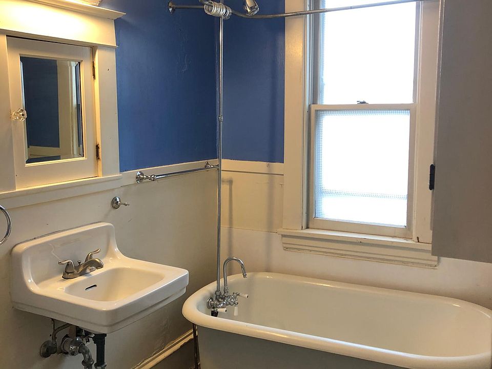 1st image of 220 Penn Ave S #2
