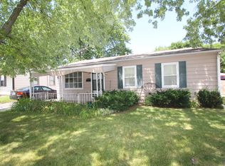 6 E Streamwood Blvd, Streamwood, IL 60107