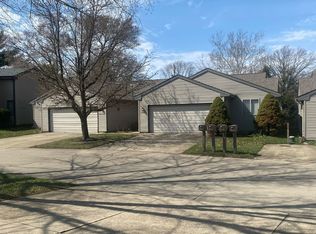 1802B Glenwood Oaks Ct, Urbana, IL