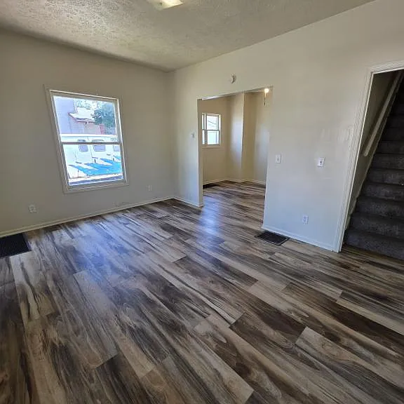 319 N Delphos St — Photo 1