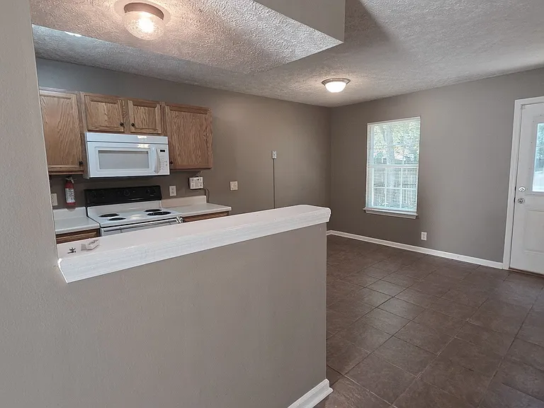261 Indian Park Dr — Photo 4