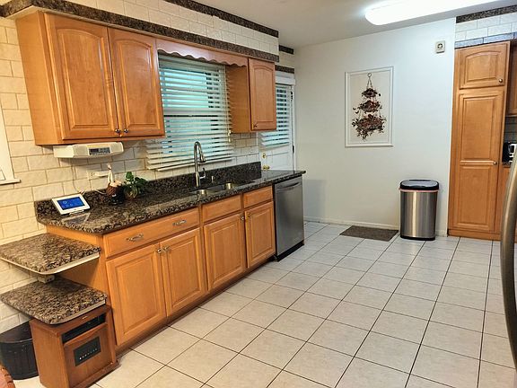 4th image of 9441 Tripp Ave