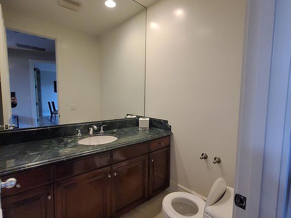 4th image of 328 S Camden Dr