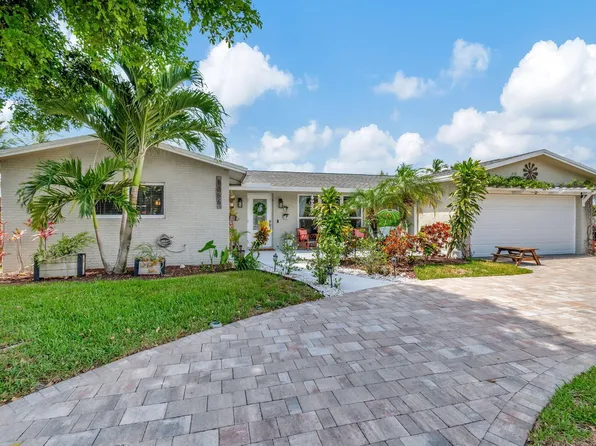 1066 SW 25th Way, Boynton Beach, FL 33426