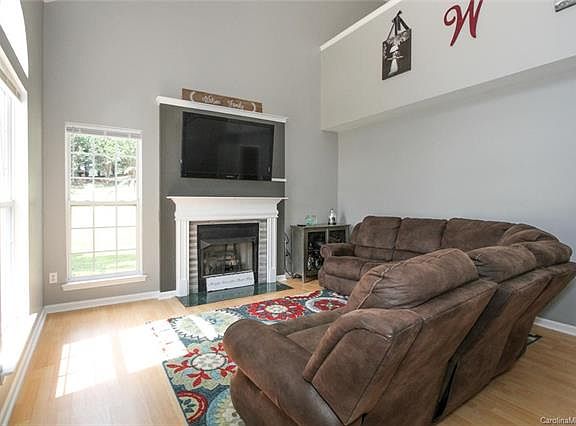 4th image of 104 Brookstone Dr