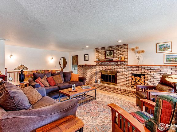 5th image of 1535 Vivian St