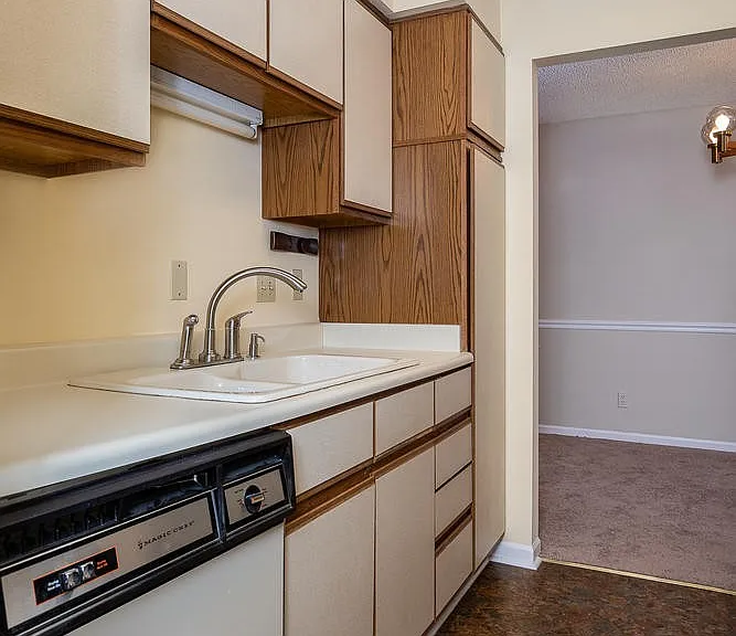 110 Heywood Rd #2D — Photo 11