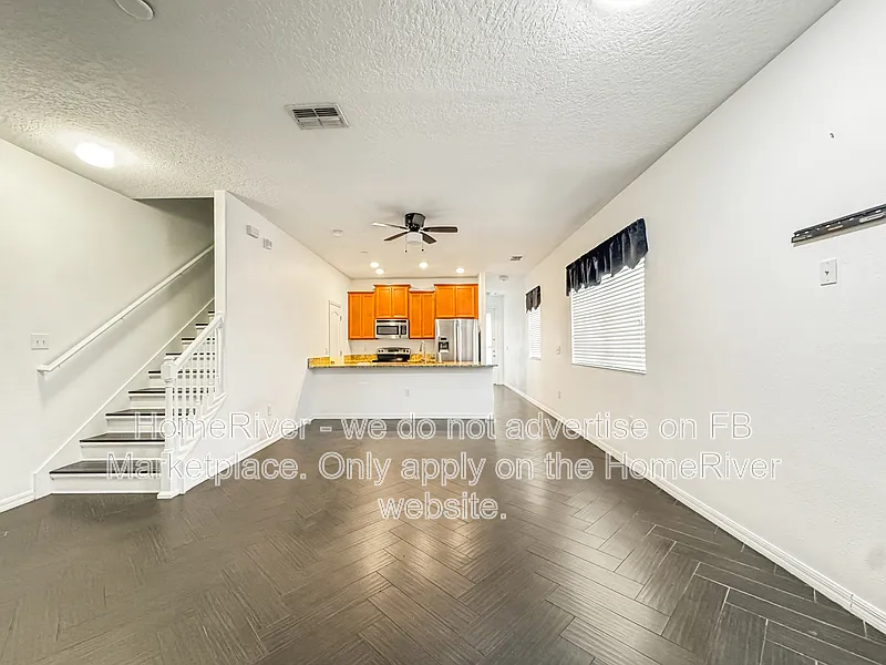 3 bed, 3.0 bath, 1667 sqft, $2,149 — Photo 4