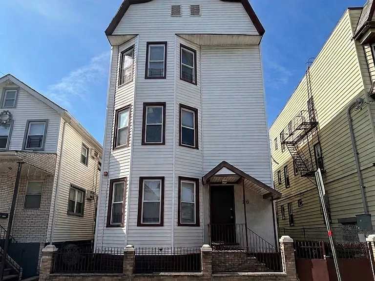 217 Delaware St — Photo 14