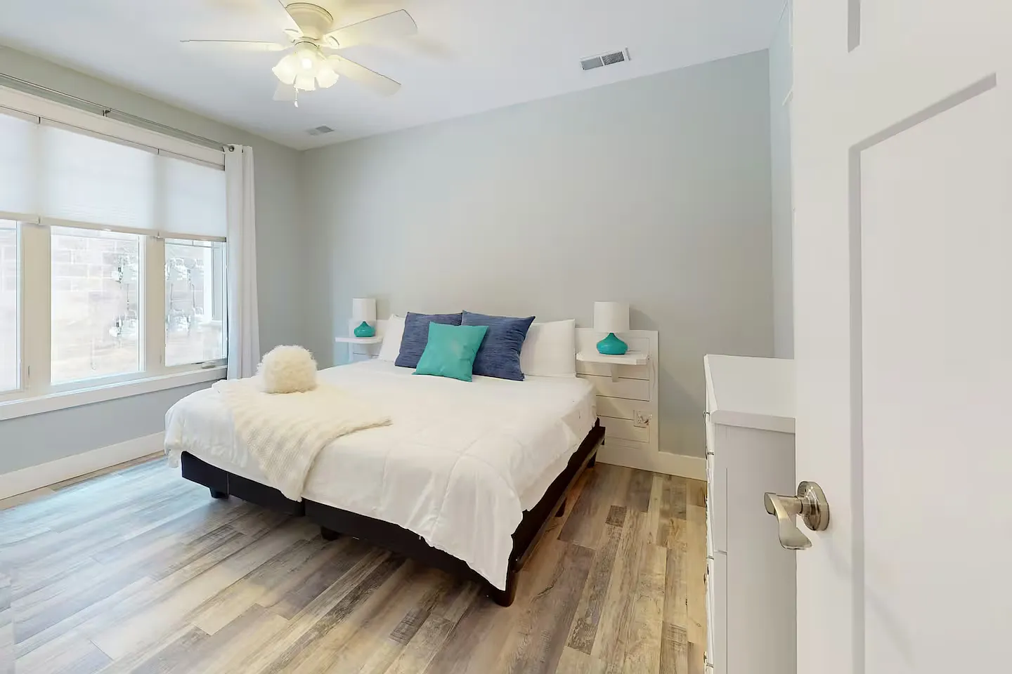 2 bed, 753 sqft, $1,800 — Photo 2