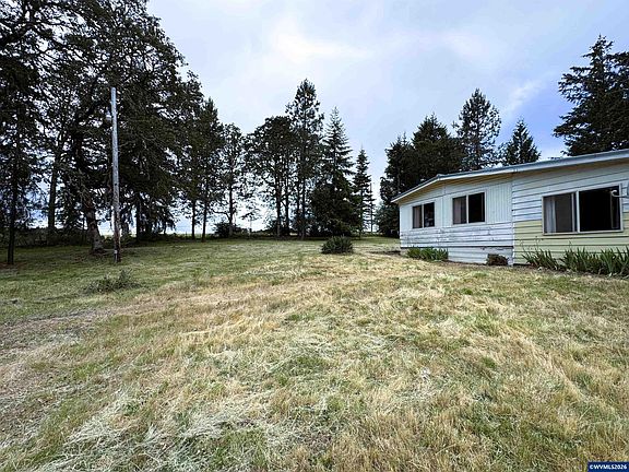 3rd image of 27690 Fern Ridge Rd