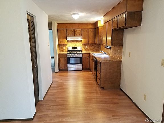 5th image of 20 E Fir Ct