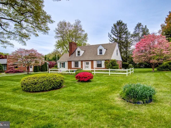 427 School Ln, Wayne, PA 19087