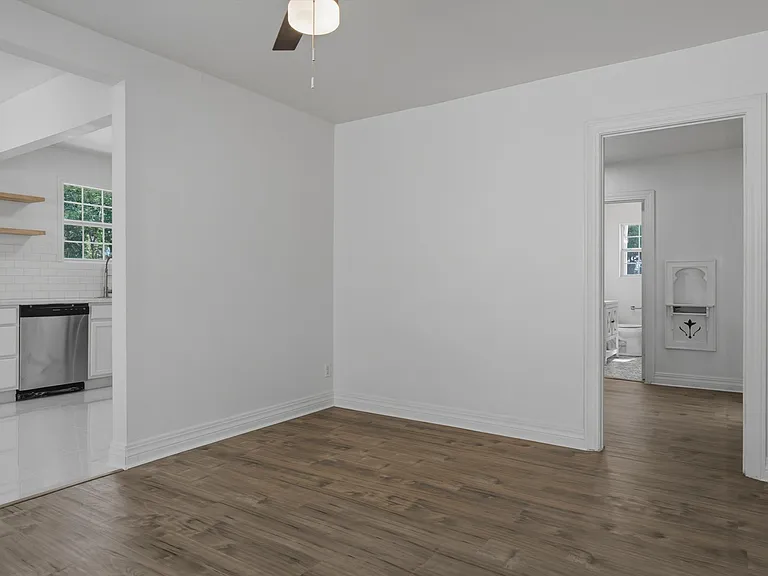 831 NE 24th St #1 — Photo 10