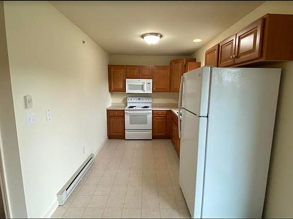 4th image of 1949 Western Ave #1A-07