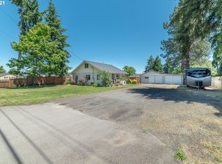 1050 N 5th St, Creswell, OR 97426