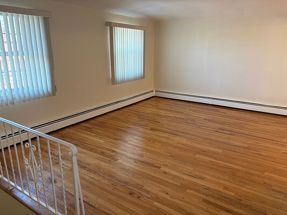 1st image of 16411 95th St #2