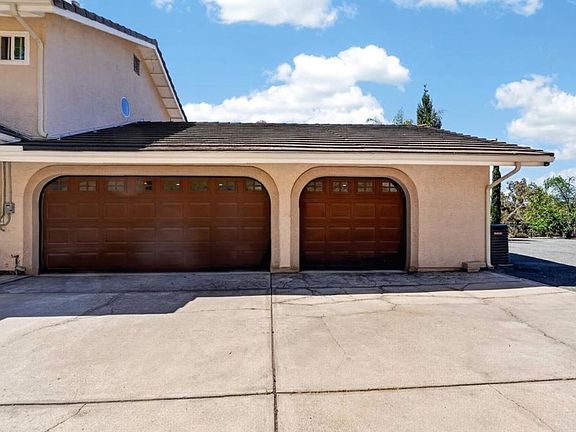 4th image of 1710 Lotus Ln