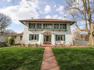 1522 E Olive St, Bloomington, IL 61701