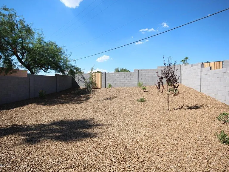 1728 E Ocotillo Rd — Photo 25